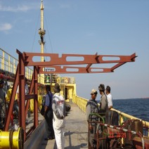 Instalasi steelwork di kapal